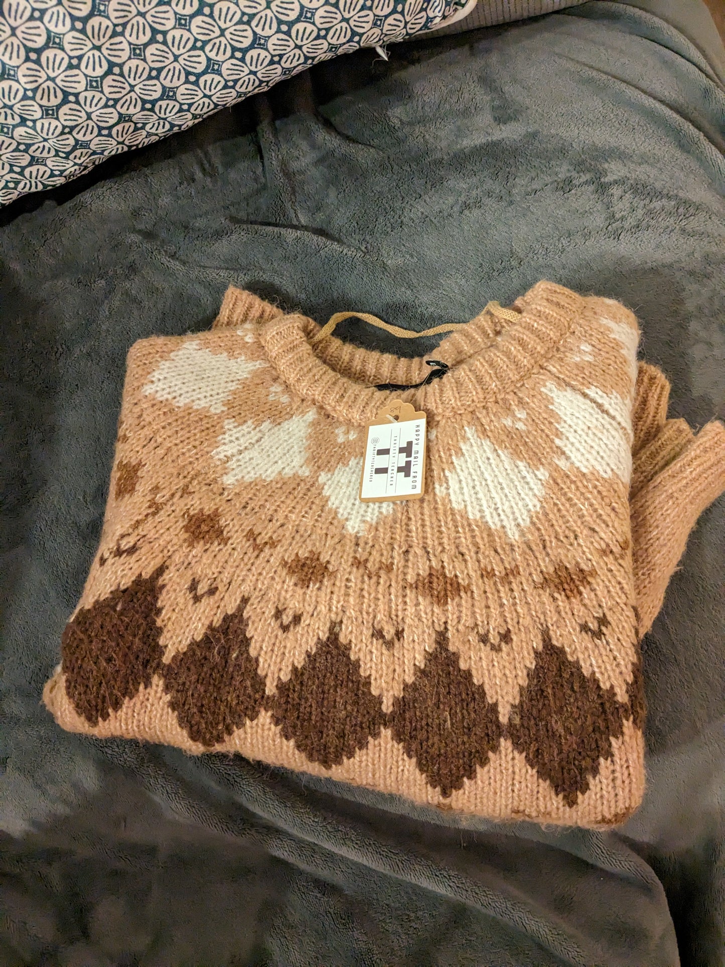 Thick Diamond Tri-Color Sweater